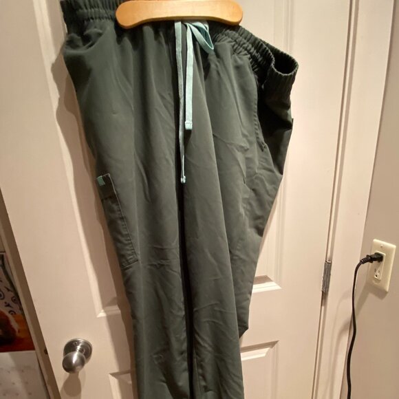 Petite length, Garde Malade, Jogger Scrub pants, Eucalyptus - Picture 1 of 2